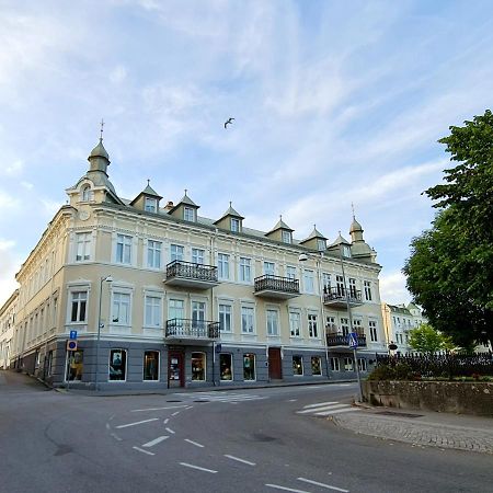 Cozy Apartment In The City Center Of Stromstad Exterior photo