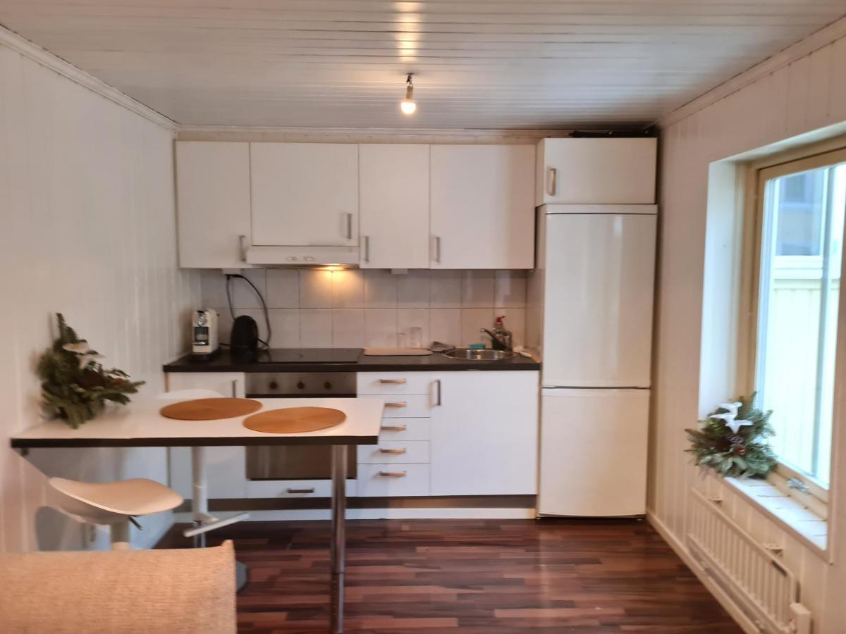 Cozy Apartment In The City Center Of Stromstad Exterior photo